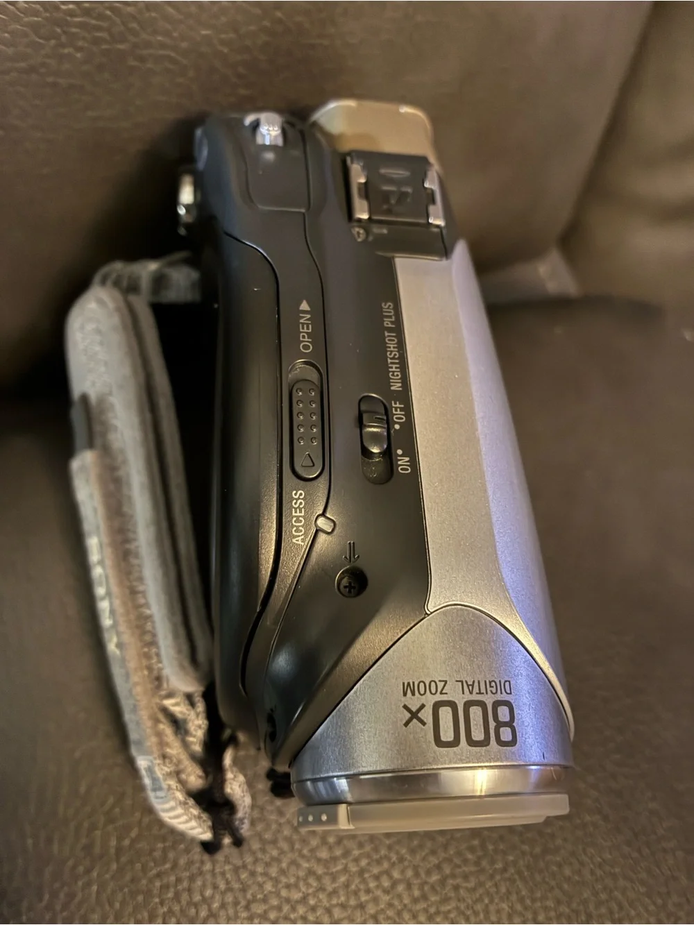 Sony Handycam DRC-DVD 92 Camcorder Bundled with Power Adapter & Carrying Case